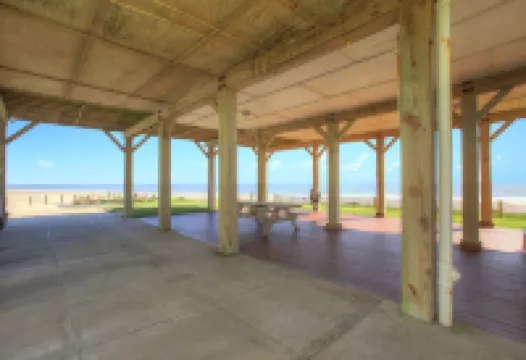 Literally on beach, unobstructed ocean view