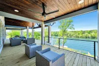 Emerald Escape @ Lewis Smith Lake. Luxury lake getaway with panoramic views!