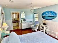 Maine Waterfront Cottage: Nestled on an acre of land, with 500ft of shore front