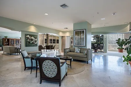 Luxurious Beach Front Condo with Spectacular Views!