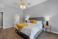Private Desert Oasis / Pool, Arcade, Grill & RV Parking / 4 Bedroom 2 Bath Home