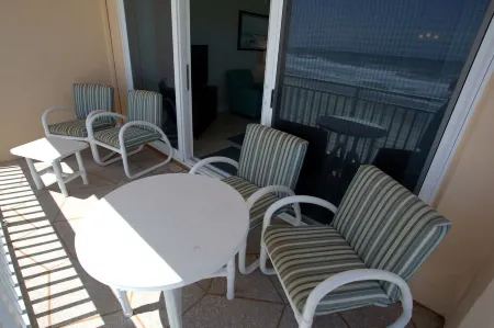 Ocean Front Complex -Beautiful Panoramic Views of the Ocean! Отели в г. Сателлит Бич