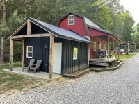 Cabin in Wayne National Forest with ride in/out access to Baileys Trail System