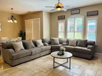 Spacious 4-bedroom house with pool and spa in north Fresno