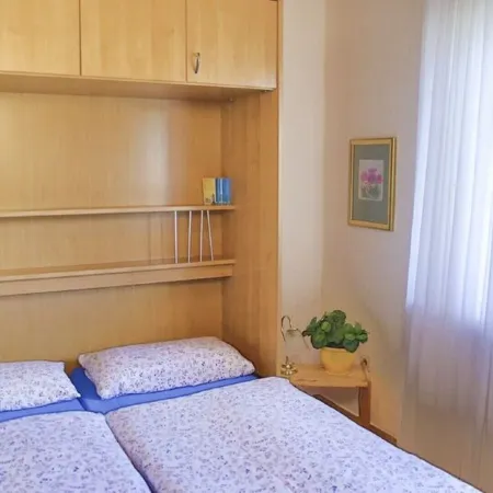 Vacation home Wilhelmine - Apartment Schwalbe EG