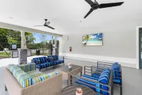 Chic 2BR/2BA Condo: Pool & More!