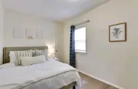 Sunny's Haven in Little Italy