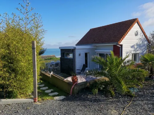 Facing the Sea, Dominant View, la Plage 300m Away