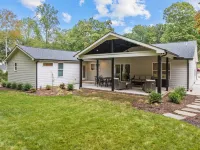 Stunning Home, conveniently located in Raleigh