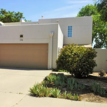 Amazing Location steps from Historic Old Town, Museums and Restaurants