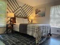 Sweet Vacation Home Hotels near Indian Trail Square