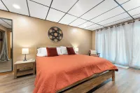 Creekside 3Br w/ Firepit - 5 Min to Sports Park - 10 Min to Downtown Asheville