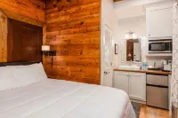 Downtown Game Day Studio Hotels in Starkville