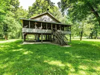 Waterfront Cabin - Family and Dog Friendly Hotels in Hardy County
