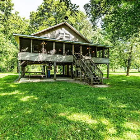 Waterfront Cabin - Family and Dog Friendly