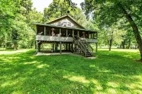 Waterfront Cabin - Family and Dog Friendly