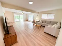 Peaceful Near Campus Home