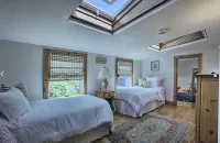 Charming classic Cape Cod home in Centerville village. 1mile to Craigville beach Hotels in Centerville