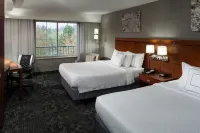 Courtyard Santa Clarita Valencia