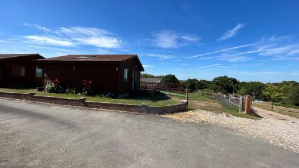 Oak Valley Lodges & Camping
