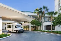 Crowne Plaza JACKSONVILLE AIRPORT/I-95N by IHG - parking