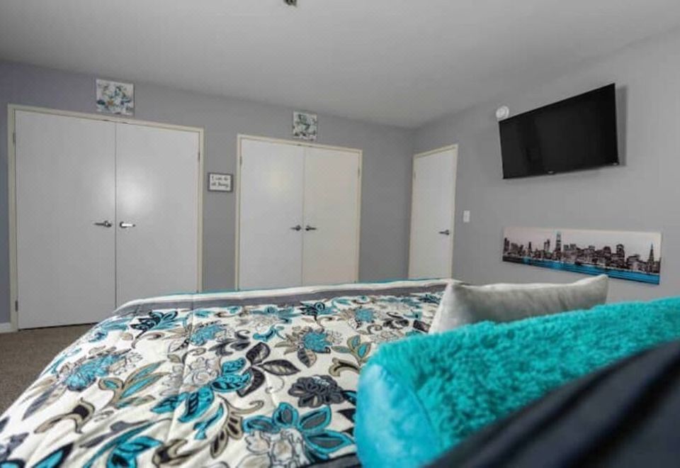 3-Story 3Bd 2.5 Bath Luxury Penthouse - Downtown- Connected to ...