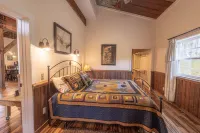 Beautifully renovated Horse Stable on 14 mountain acres walking distance to town