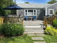 Walk to Town! Bike or Bus to Beach! Charming Cottage- Leeward- on Private Lane