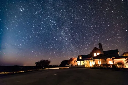 Hill Country Getaway with an Amazing View