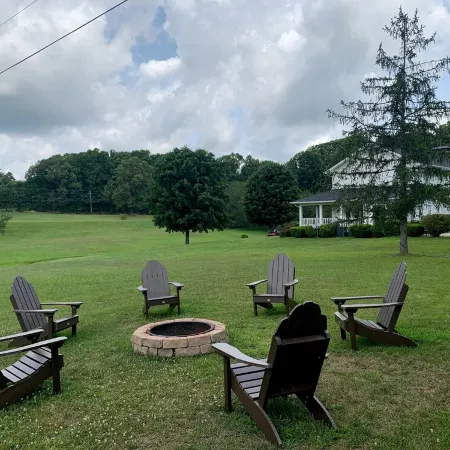 Willow Pond Nashville, A Private Luxury Five-Star Farmhouse Great for Lg Groups!