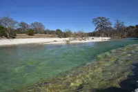 Frio River House + Bunkhouse, Private Volleyball Pool, Pavilion, Riverfront!