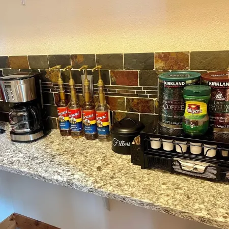 Spacious Zion Cabin, Walk to NP, Near Ponderosa Ranch, Sleeps 9