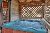 Bear Hugs #23 - Charming & Clean Log Cabin!