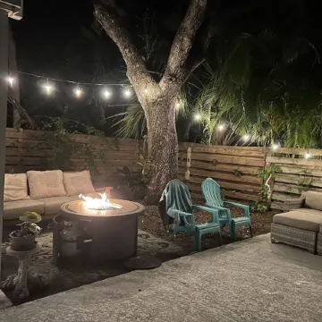 Nicely Updated heated Pool Home Near Private Beach