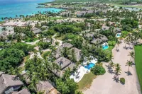 Luxury Villa with Beachfront Eden Roc Hotels in 