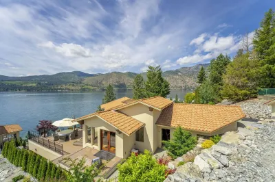 Amazing Ultra Luxury Tuscany Style Lakefront Villa, Two Primaries with En Suites โรงแรมใน