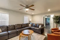 Sleeps 17;2 mins from HPU; Hot Tub; Great for FurnitureMarket