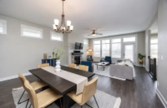 Spacious and clean 4-bedroom townhome in Urbandale with fitness room, WiFi