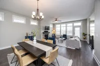 Spacious and clean 4-bedroom townhome in Urbandale with fitness room, WiFi