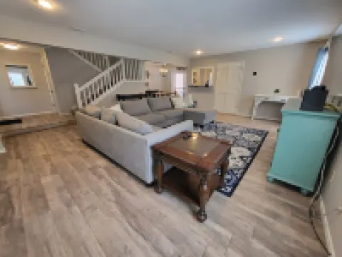 Texas-Sized Comfort w/ Pool Near DHR- Sleeps 14