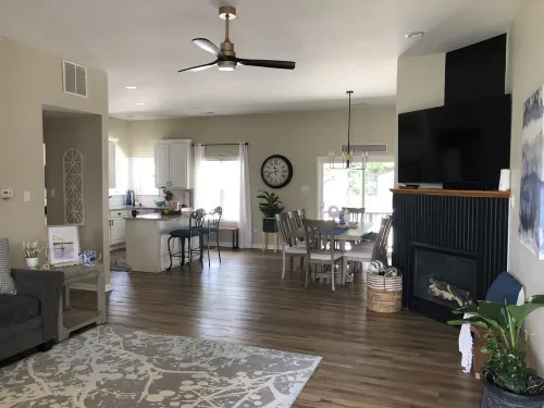 Pool and beach -fun for everyone! Hotels in Somers Point