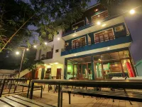 Summerside Residence Hotels near Colombo Aqua art Aquarium