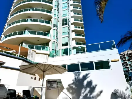 Pacific Views Resort Отели рядом с достопримечательностью «Willfish»