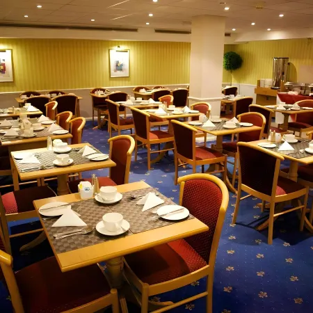Quality Hotel Hampstead Отели рядом с достопримечательностью «Концертный зал The Roundhouse»