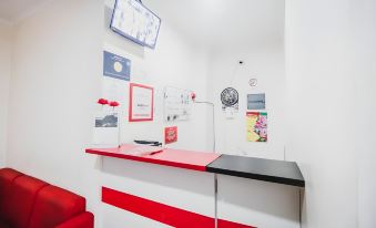 RedDoorz Plus Near Mall Ciputra Jakarta