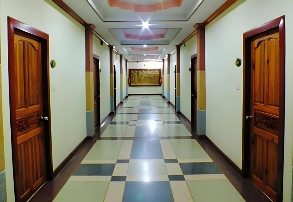 5. 디 프롬 호텔..