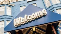 Lyndene Hotel Hotels near برج بلاكبول