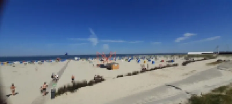 Semi-detached house with large terrace, 200m to the center, 1000 m to the beach, WLAN