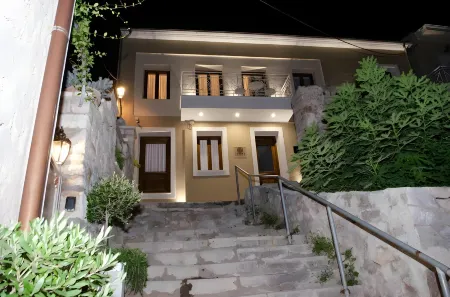 Leone Suites Отели в г. Nafpaktos