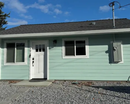 Newer Cozy Cottage w/ Saltwater Spa! Hoteles en Weed